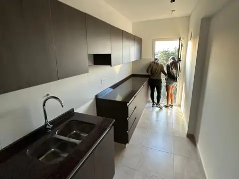 Departamento en Alquiler en Ituzaingo Sur, $ 900.000