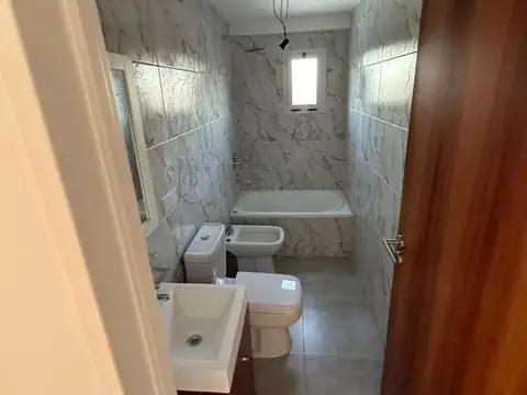Departamento en Alquiler con 1 cocheras