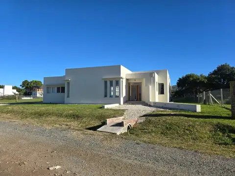 ALQUILER CASA BARRIO CERRADO LA MATA 3 HAB  TANDIL