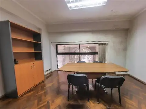 OFICINAS - PLANTA DIVIDIDA - MONTEVIDEO