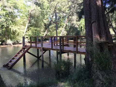 Casas en el Delta de Tigre. Complejo Turístico