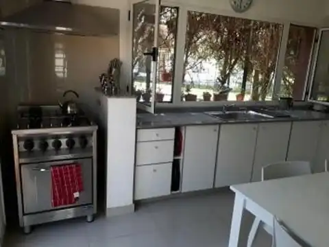 Casa en Venta en Manuel Alberti, USD 230.000