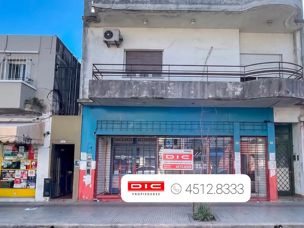 Velez Sarsfield al 4900 entre Antartida Argentina y Cornelio Saavedra