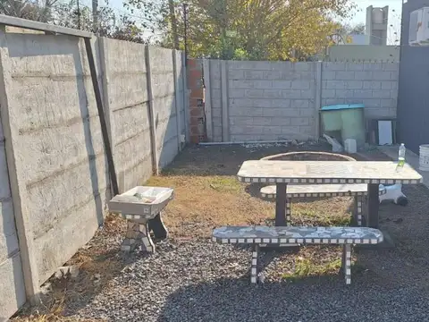 Casa 3 ambientes con 2 baños