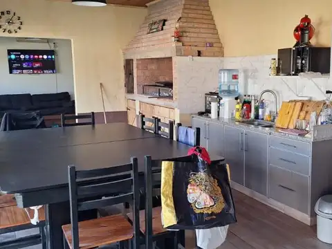 Casa en Venta - 2 Dormitorios 2 Baños - 300mts - Berazategui