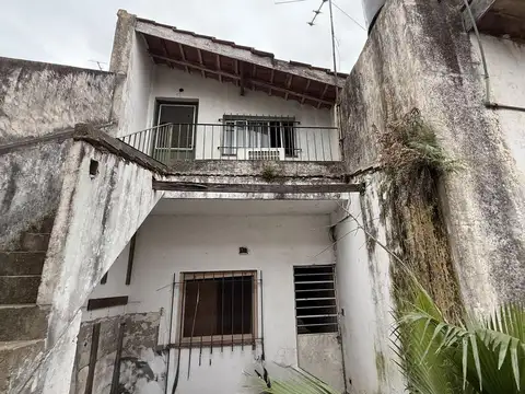 Casa 4 ambientes con 1 baño