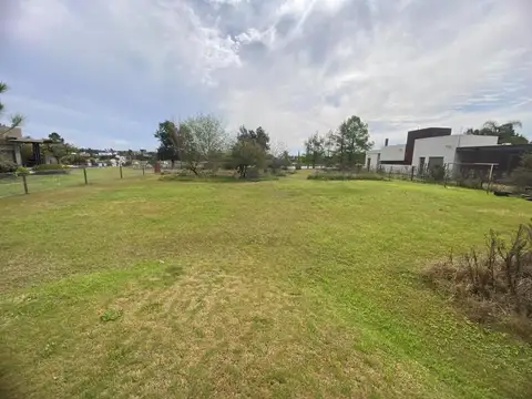 Terreno en Venta en Puerto Roldan, USD 198.000
