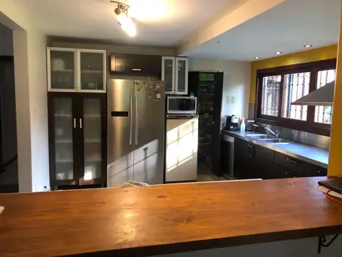 Casa en Venta 3 dormitorios sobre lote de 1600 mtrs