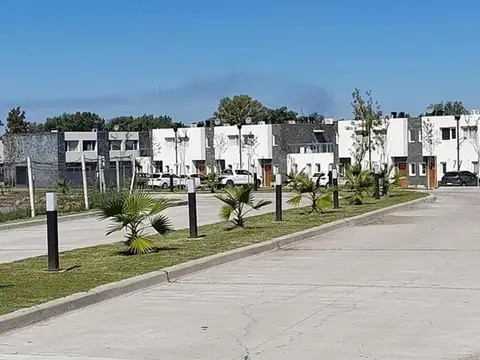 VENTA, CASA DE TRES AMBIENTES, SPRINGPARK