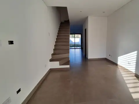 Casa en Venta en Castelar Sur, USD 95.000