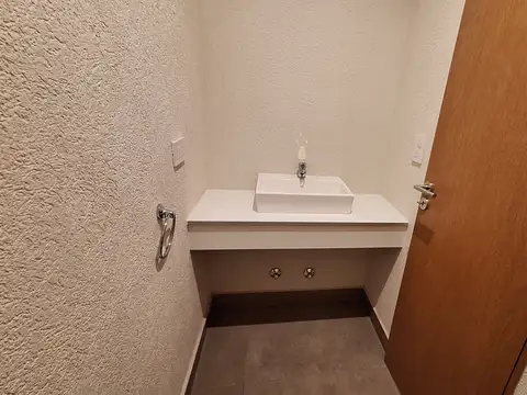 Confortable dúplex a estrenar con ubicación en barrio residencial de Castelar Sur. (GD-125)