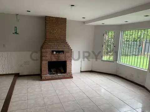 Casa 5 ambientes con 4 baños