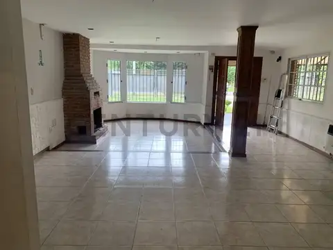 EN VENTA CASA 5 AMBIENTES.TORTUGUITAS. MALVINAS ARGENTINAS. 3 DORMITORIOS EN SUITE. POSIBILIDAD DE F