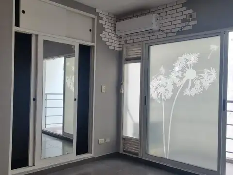 Monoambiente contrafrente con balcón 