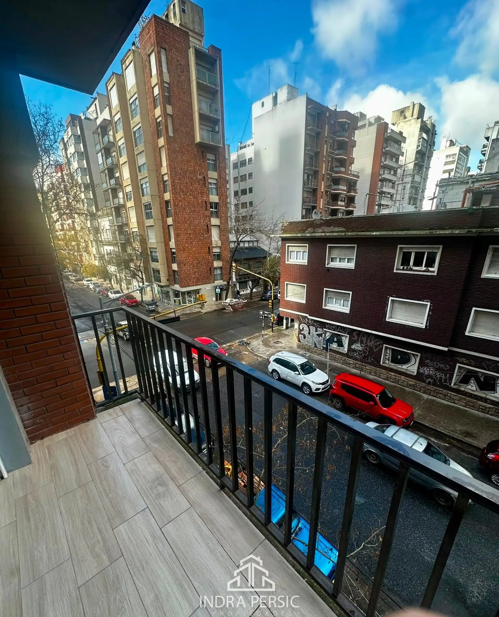 Departamento 3 ambientes con dependencia y balcón — Plaza Mitre
