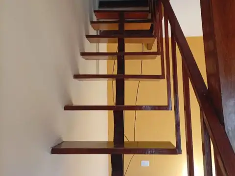 Depto Tipo Casa 4 ambientes con 1 baño