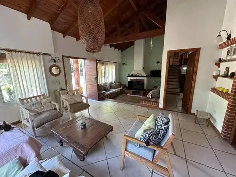Casa en Alquiler en Villa Gesell, $ 300.000