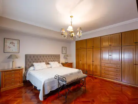 ALQUILER - Casa de 3 dormitorios   comodín, pileta y cochera - Echesortu , Rosario.