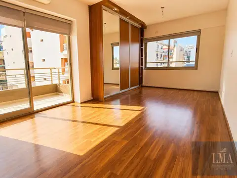 Venta Departamento mas cochera , Excelente zona Villa Del Parque
