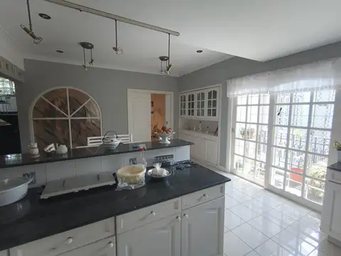 Depto Tipo Casa en Venta con 2 cocheras