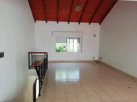 ALQUILER DE AMPLIO DEPARTAMENTO EN BARRIO AZCUÉNAGA - DOS DORMITORIOS - PATIO