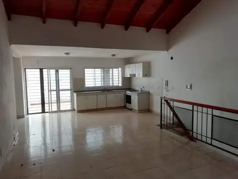 Alquiler de amplio departamento en barrio azcuénaga - dos dormitorios - patio