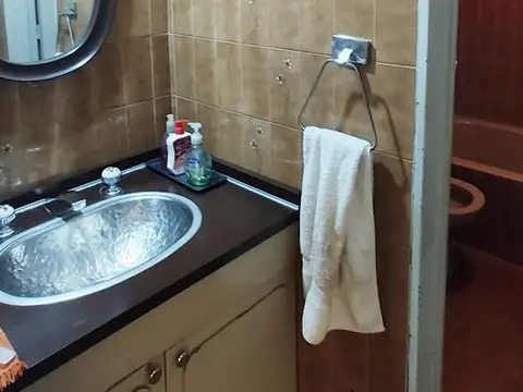 Casa 6 ambientes con 4 baños