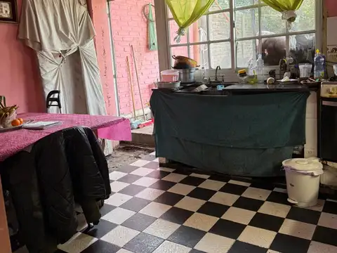 Casa 5 ambientes con 2 baños