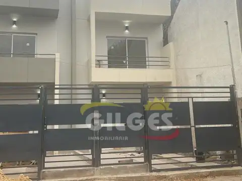 Venta Triplex  4 Amb.  en Villa Sarmiento  A Estrenar C/Cochera  Apto Cto.