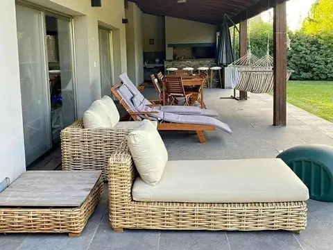 Casa en Alquiler en Ibarlucea, $ 2.300.000