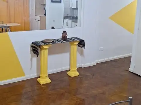 Oportunidad  Monoambiente bien ubicado, baño nvo, parquet,