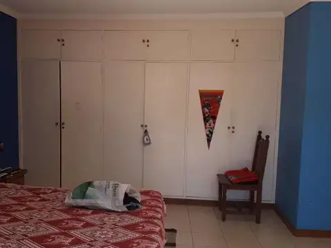 Casa 4 ambientes con 5 baños