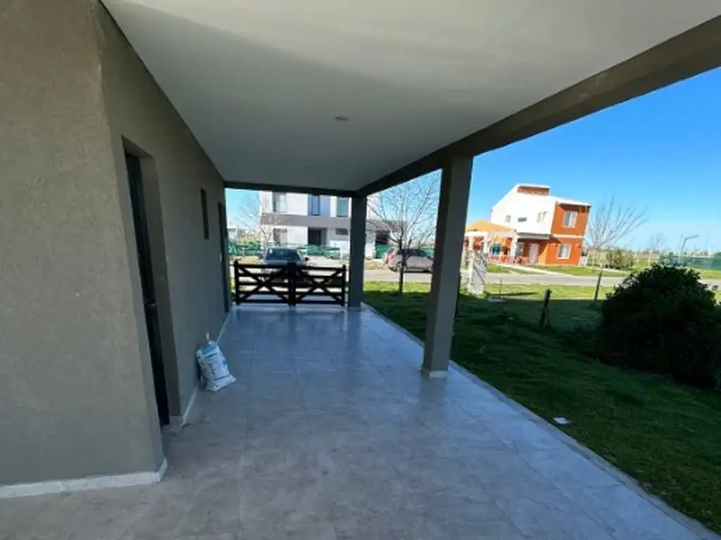 CASA DE 5 AMBIENTES EN VENTA EN BARRIO MAGALLANES. - Foto 4