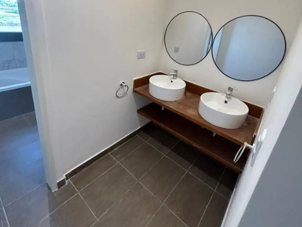 CASA DE 5 AMBIENTES EN VENTA EN BARRIO MAGALLANES. - Foto 28