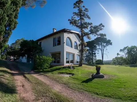 Venta casa y campo de 116 hectáreas en Melilla