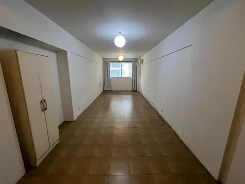 MONOAMBIENTE  - LUMINOSO - PARRILLA - PILETA