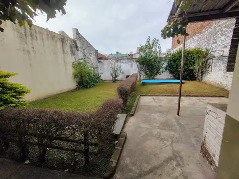 CASA 4 AMBIENTES VILLA LUZURIAGA LOTE 8,66X27,50