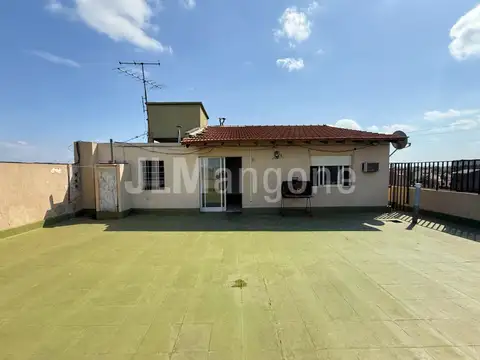 Depto 4 ambientes con patio
