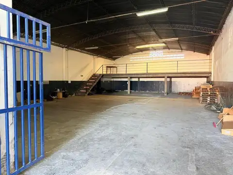 Exc galpón 350 m2  alq + depto 2 dor terraza paraguay 1380