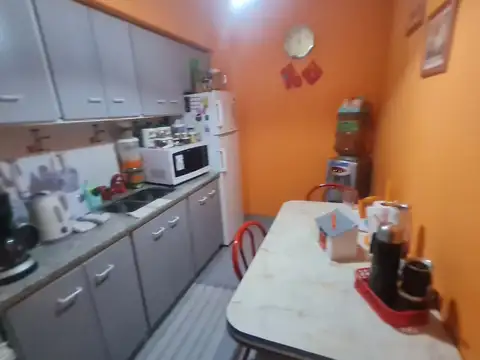 Departamento tipo casa 3 ambientes contrafrente con 2 baños y 2 patios