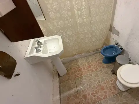 VENTA CASA 3 AMBIENTES A RECICLAR FARO NORTE