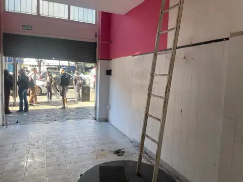 Local en Venta 60 años