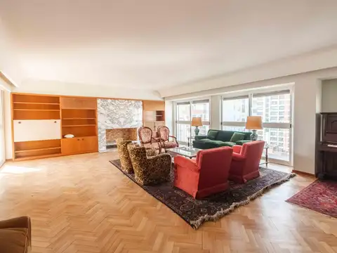 Departamento en Alquiler de 6 ambientes