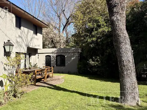 Casa en Alquiler Temporal con 2 cocheras