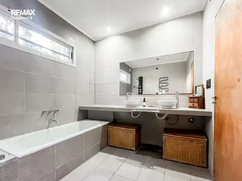 Casa 5 ambientes con 1 baño