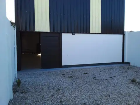 VENTA GALPON IMPECABLE A ESTRENAR