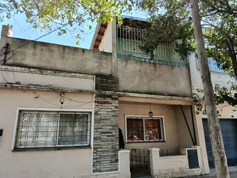 CASA AMERICANA DE 4 AMBIENTES EN MORÓN