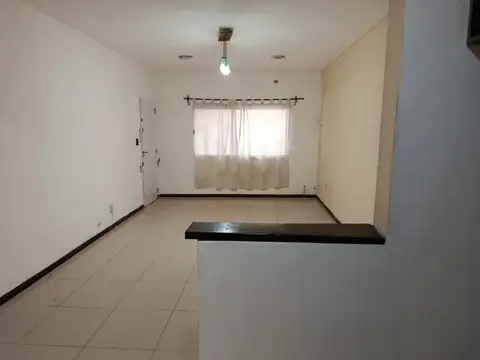 Casa en Alquiler con 1 cochera