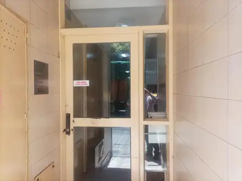 Peron 2500,  Departamento 2 Ambientes - Balvanera