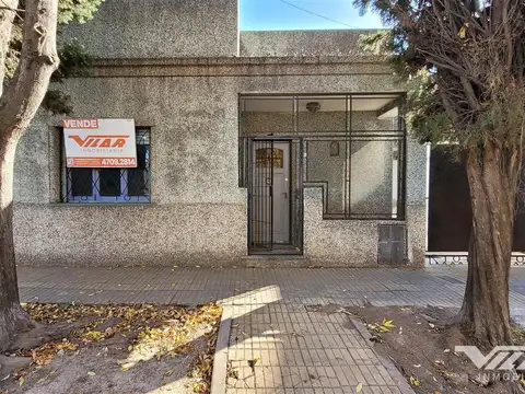 Casa 3 amb, En Venta, c/ patio, cochera y terraza. Apto credito  V. Martelli